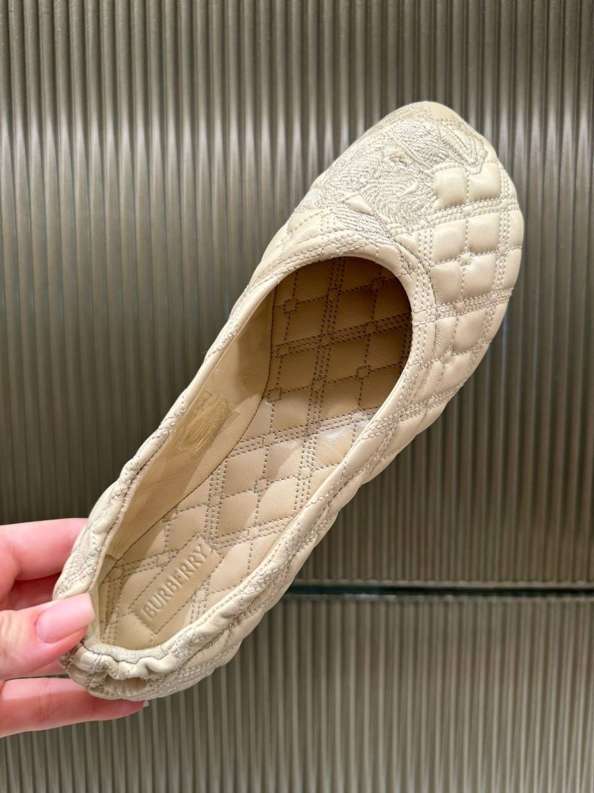 BURBERRY Ballerinas front view - Women's luxury Shoes