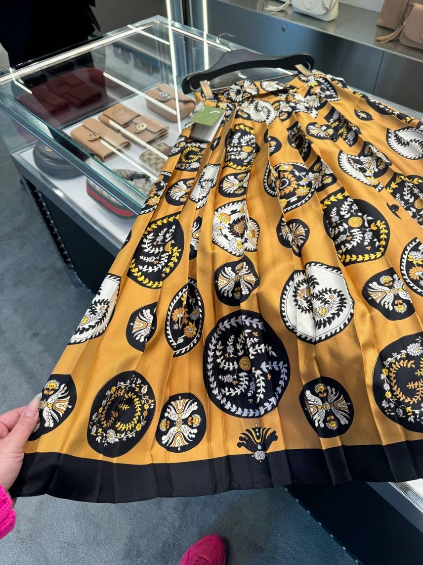 GUCCI Skirts side view - Women's luxury Clothes