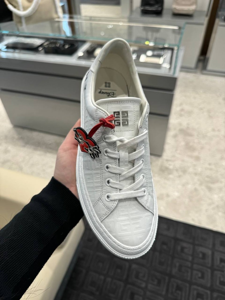 GIVENCHY Sneakers side view - Women's luxury Shoes