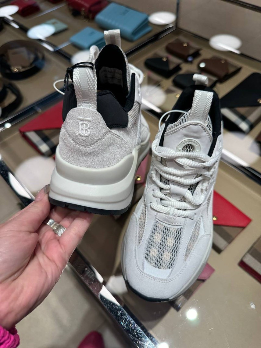 BURBERRY Sneakers side view - Men's luxury Shoes