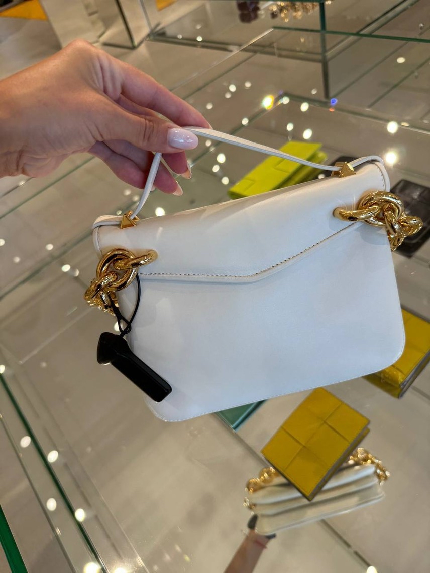 BOTTEGA VENETA Crossbody bags side view - Women's luxury Bags