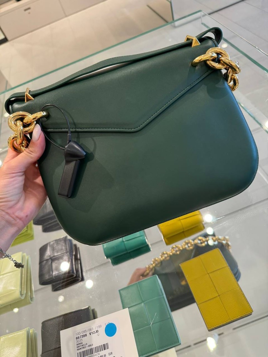 BOTTEGA VENETA Shoulder bags side view - Women's luxury Bags