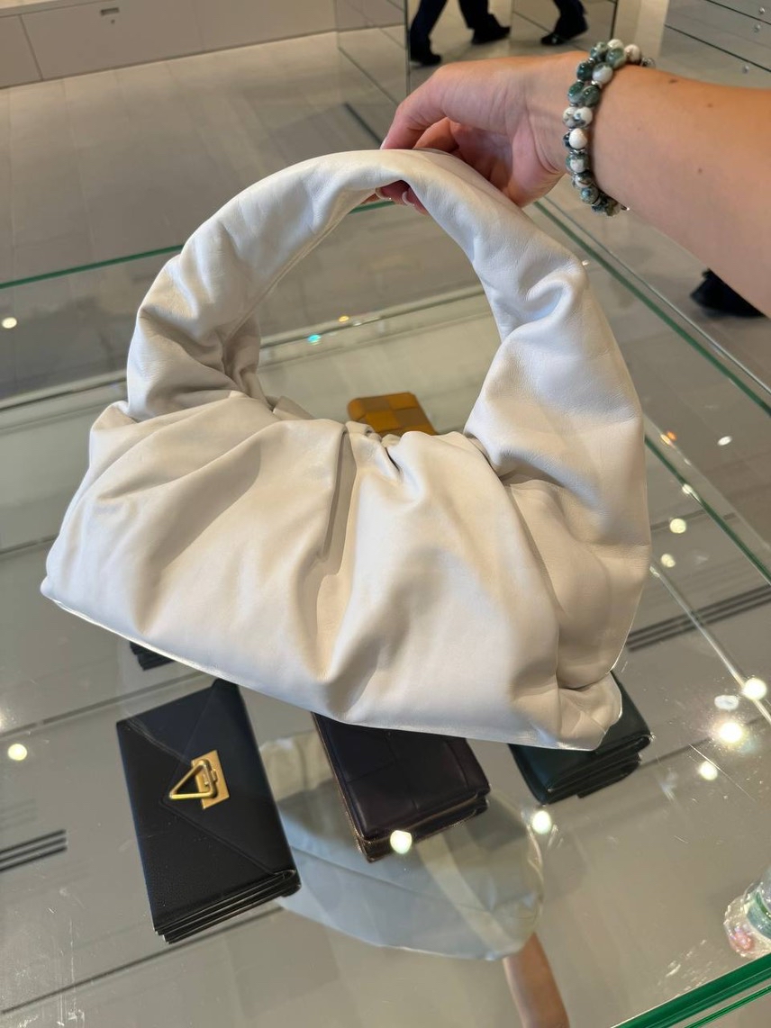 BOTTEGA VENETA Shoulder bags side view - Women's luxury Bags