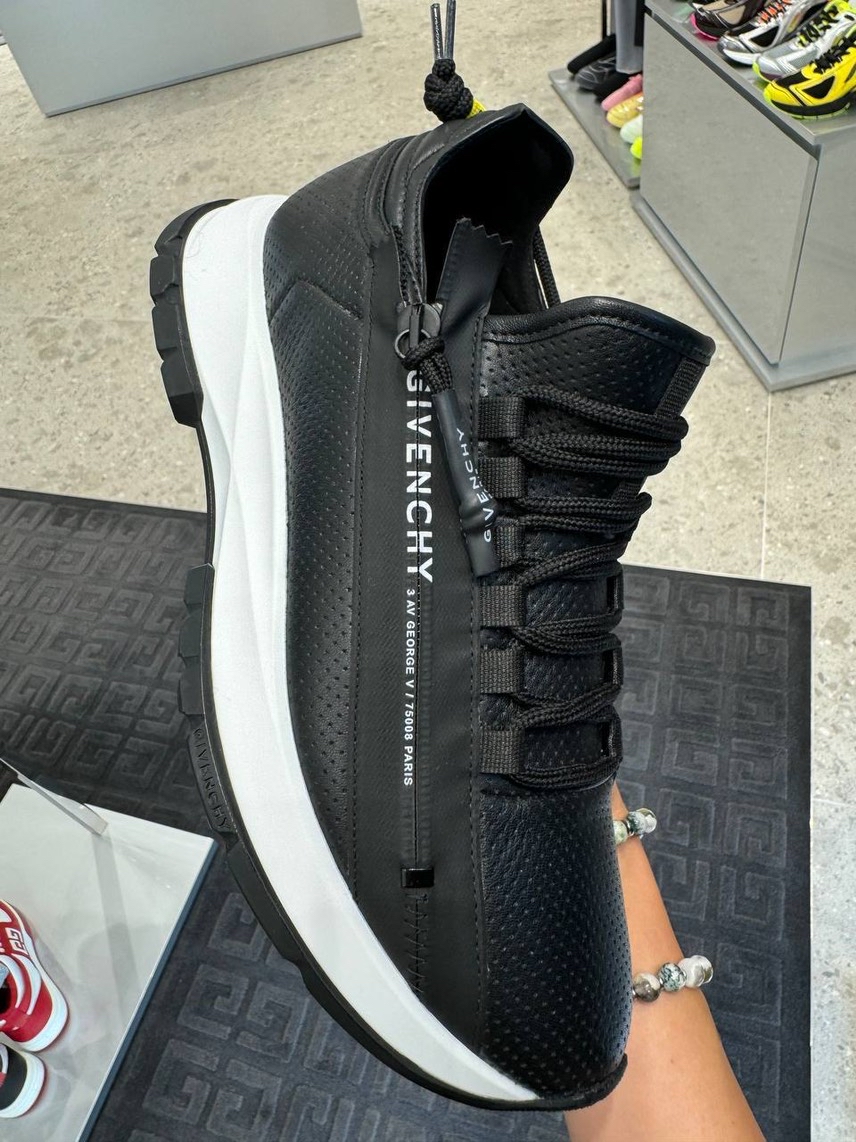 GIVENCHY Sneakers front view - Men's luxury Shoes