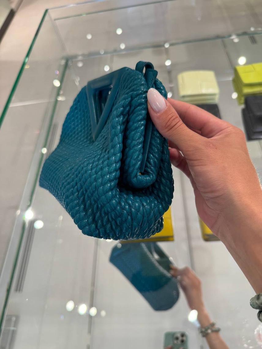 BOTTEGA VENETA Crossbody bags side view - Women's luxury Bags