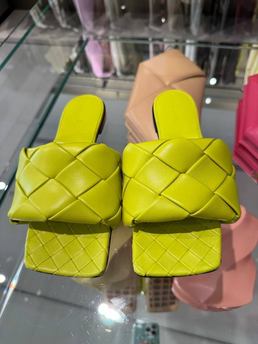 BOTTEGA VENETA Slides side view - Women's luxury Shoes