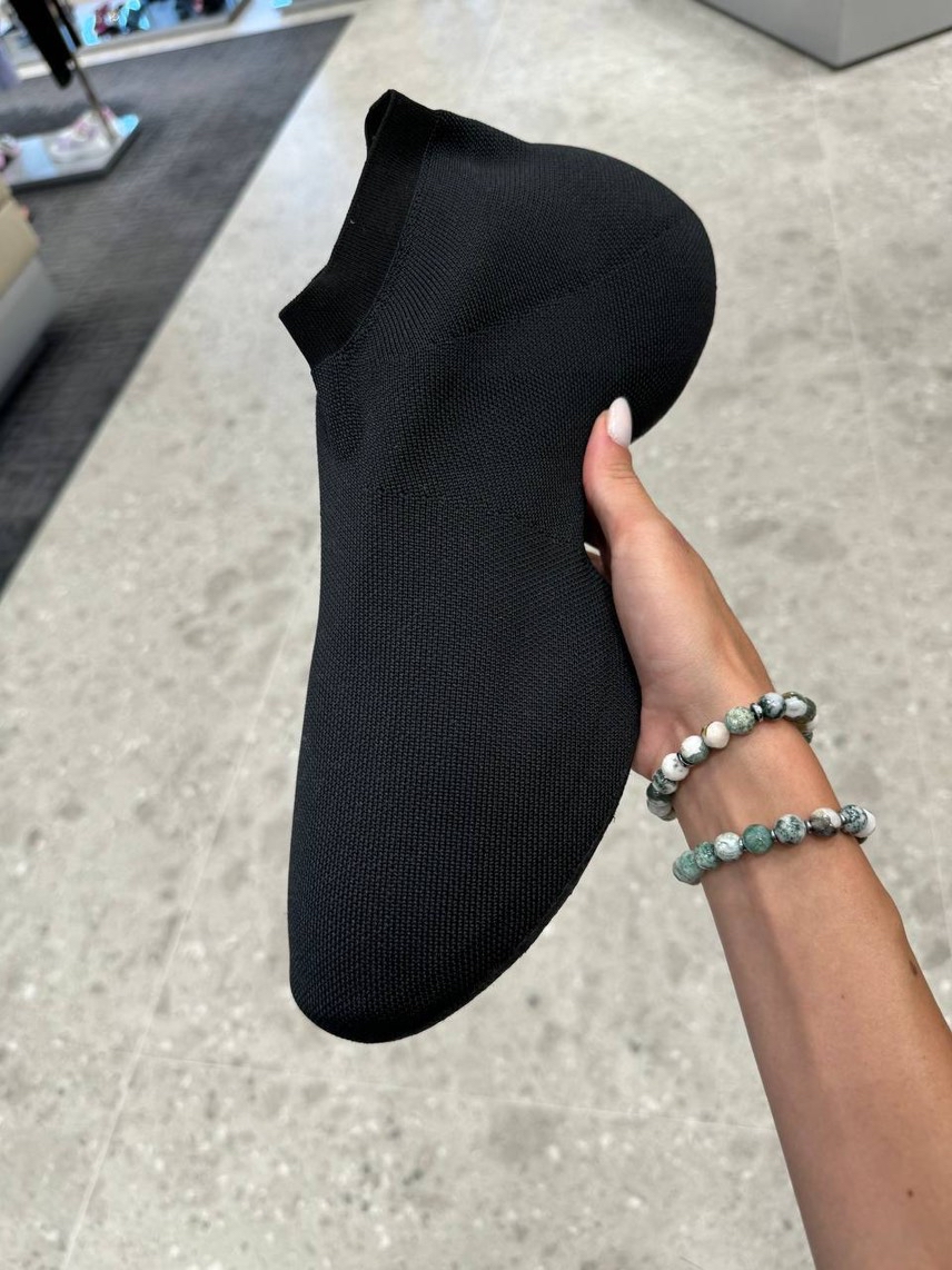 GIVENCHY Sneakers side view - Men's luxury Shoes