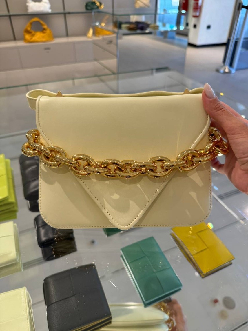 BOTTEGA VENETA Shoulder bags side view - Women's luxury Bags