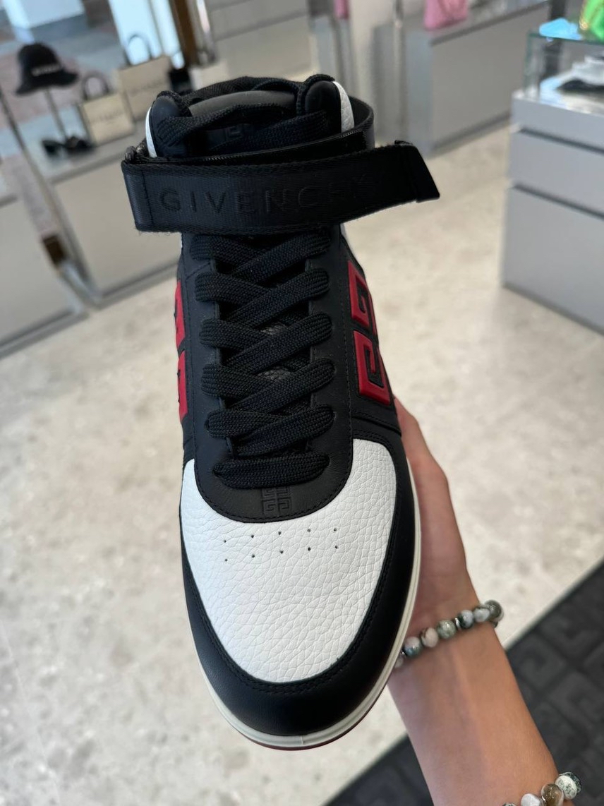 GIVENCHY Sneakers side view - Men's luxury Shoes