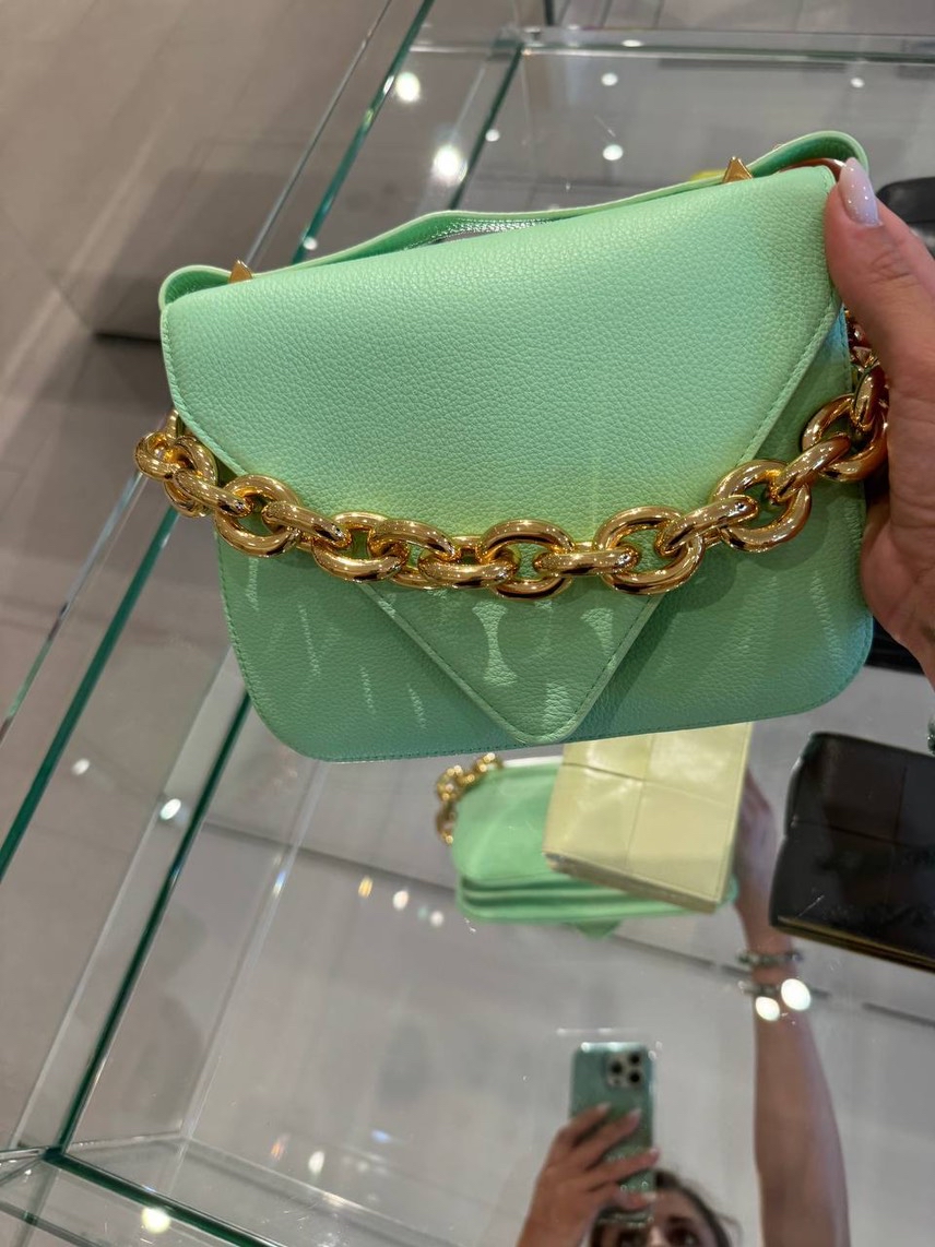 BOTTEGA VENETA Shoulder bags side view - Women's luxury Bags