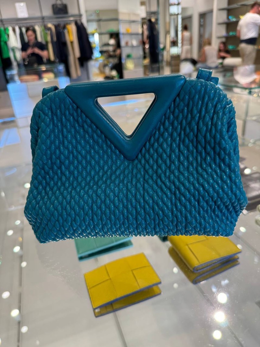 BOTTEGA VENETA Crossbody bags side view - Women's luxury Bags