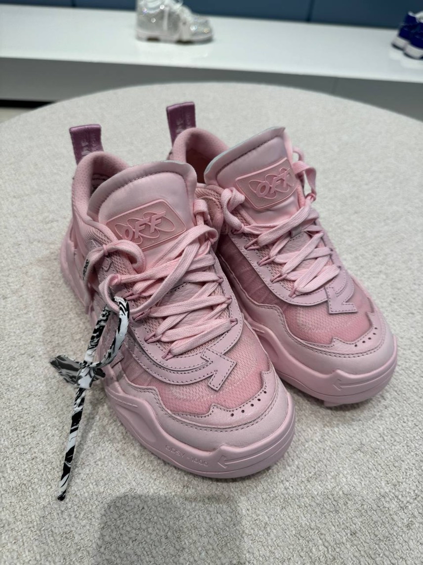 OFF-WHITE Sneakers side view - Women's luxury Shoes