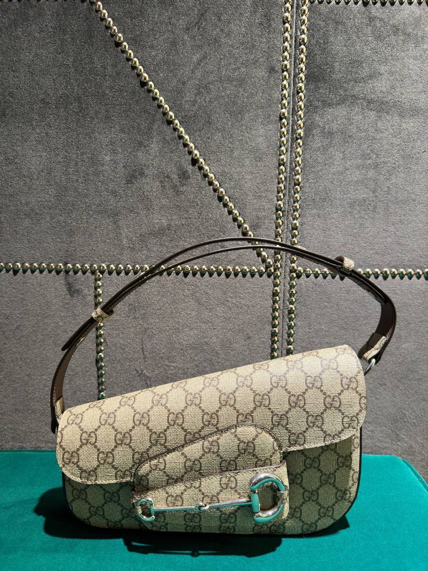 GUCCI Shoulder bags side view - Women's luxury Bags