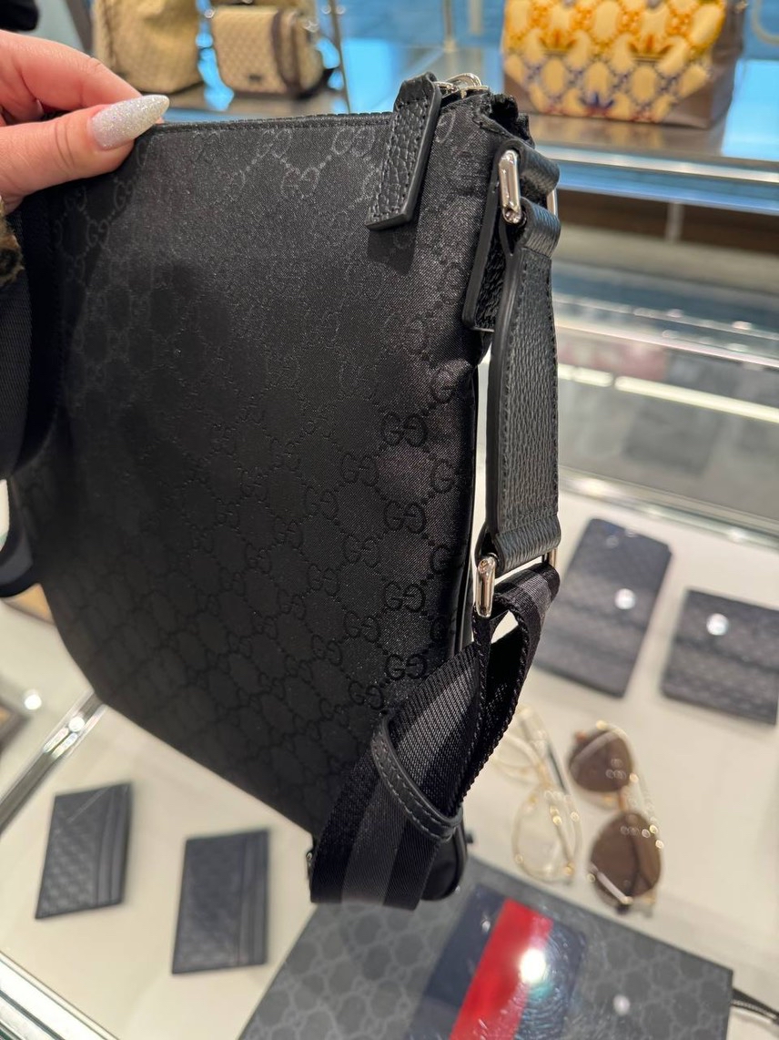 GUCCI Messenger bags side view - Men's luxury Bags