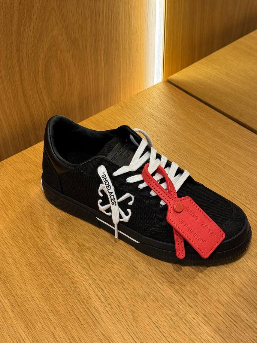 OFF-WHITE Sneakers front view - Women's luxury Shoes