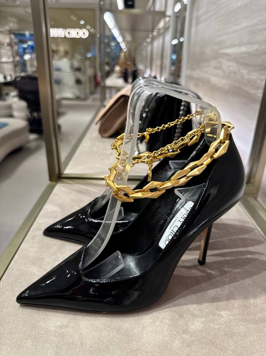 JIMMY CHOO Pumps front view - Women's luxury Shoes