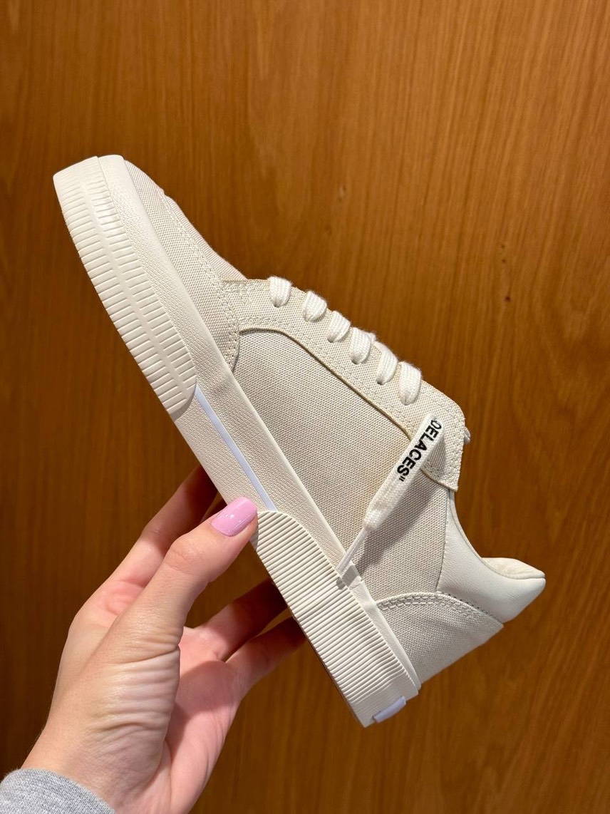 OFF-WHITE Sneakers side view - Women's luxury Shoes