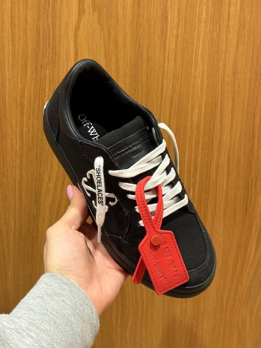 OFF-WHITE Sneakers side view - Women's luxury Shoes