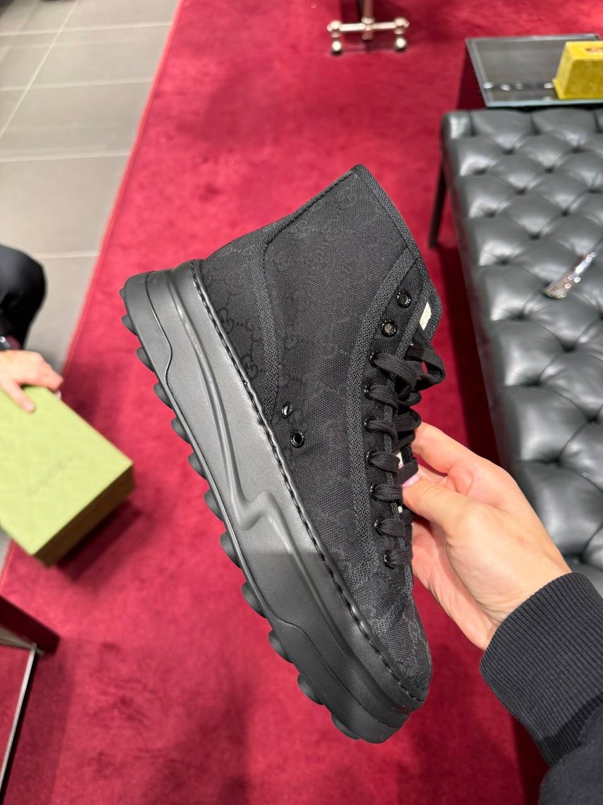 GUCCI Sneakers side view - Men's luxury Shoes