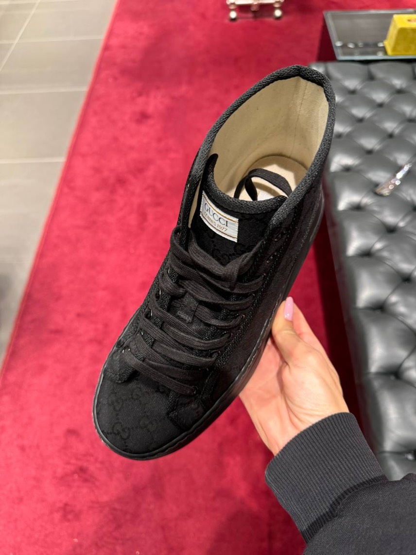 GUCCI Sneakers side view - Men's luxury Shoes