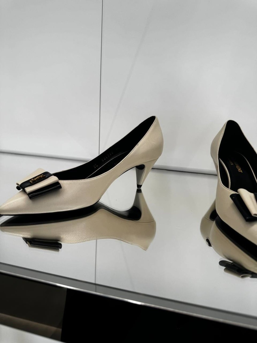 YVES SAINT LAURENT Pumps side view - Women's luxury Shoes