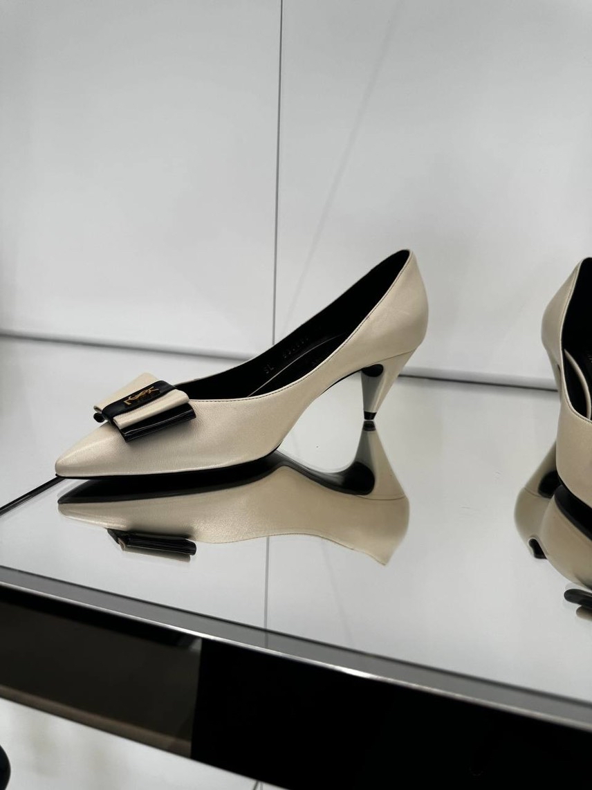 YVES SAINT LAURENT Pumps side view - Women's luxury Shoes