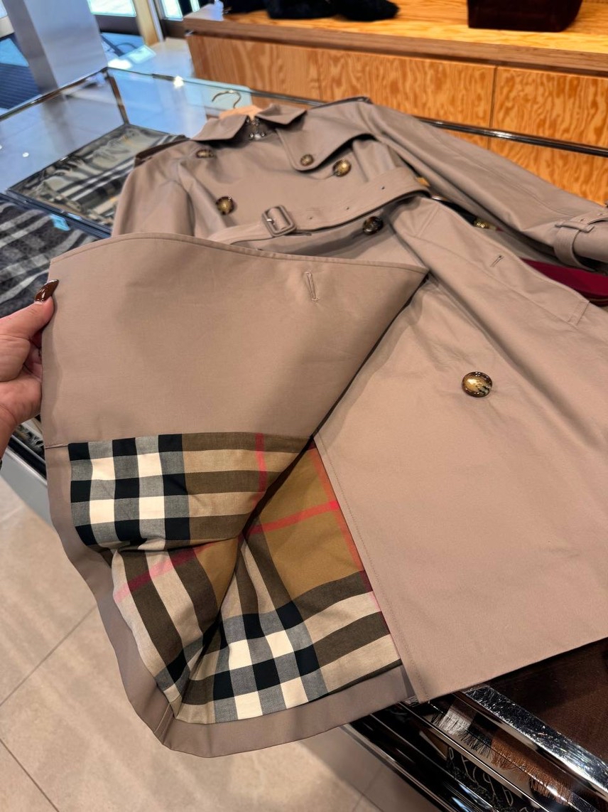 BURBERRY Coats side view - Women's luxury Clothes
