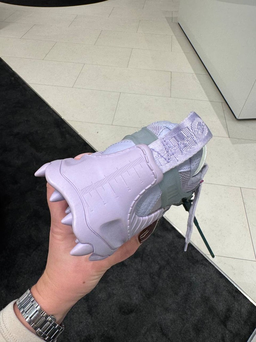OFF-WHITE Sneakers side view - Women's luxury Shoes