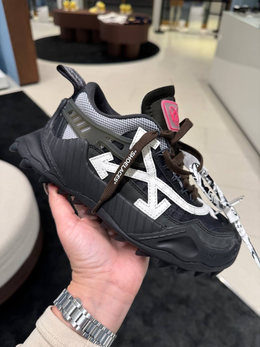 OFF-WHITE Sneakers front view - Women's luxury Shoes