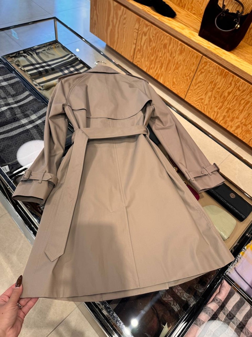 BURBERRY Coats side view - Women's luxury Clothes