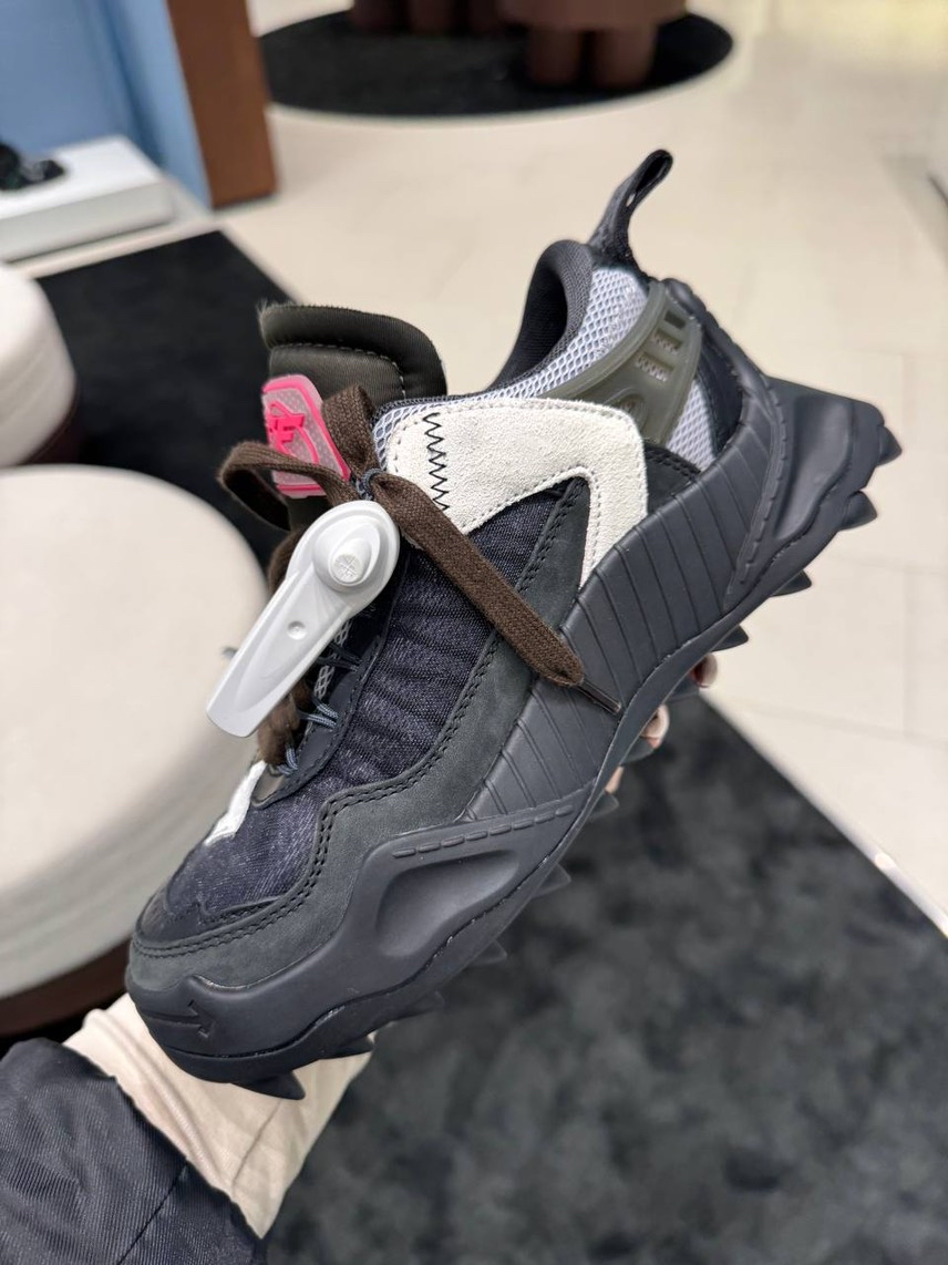 OFF-WHITE Sneakers side view - Women's luxury Shoes
