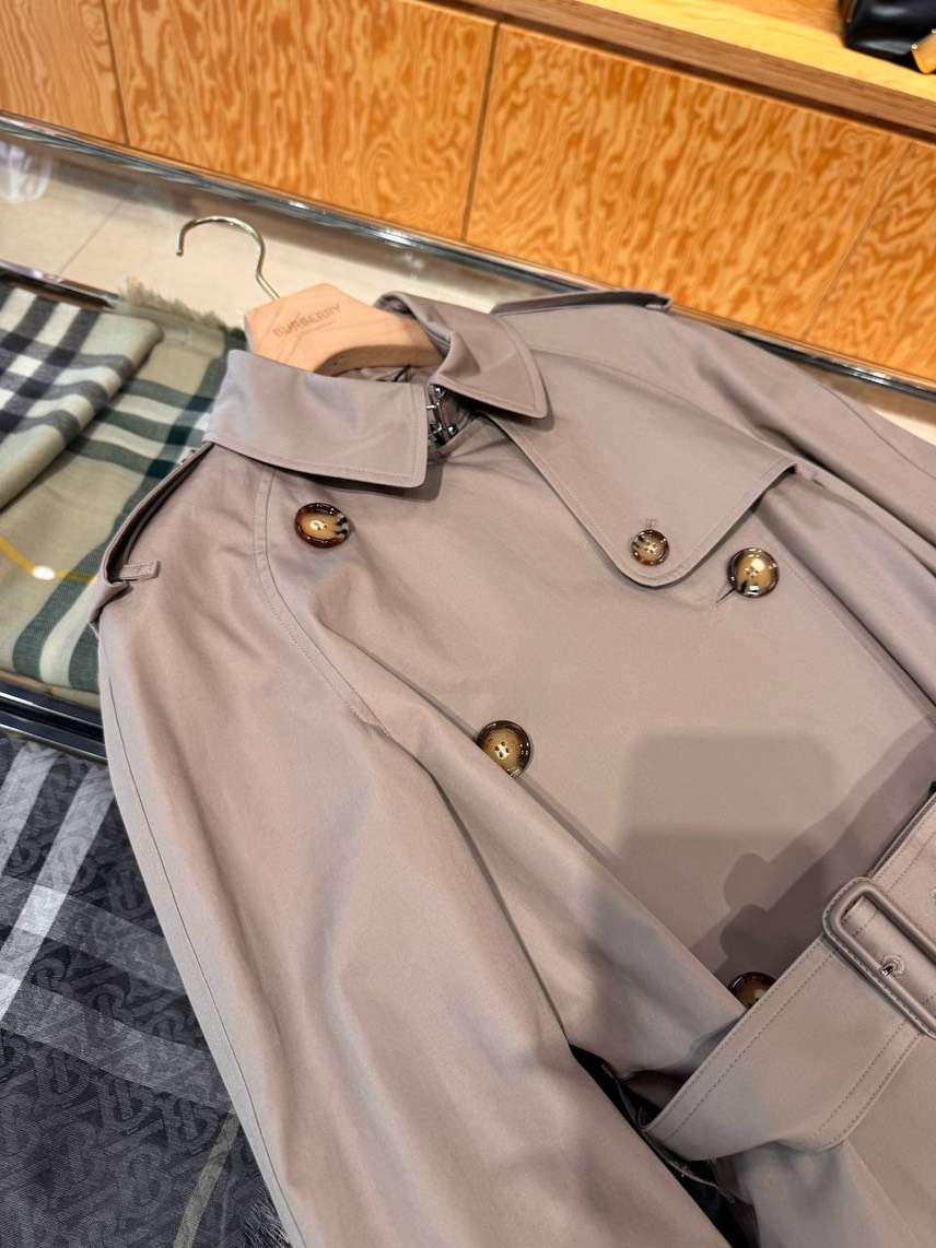 BURBERRY Coats side view - Women's luxury Clothes