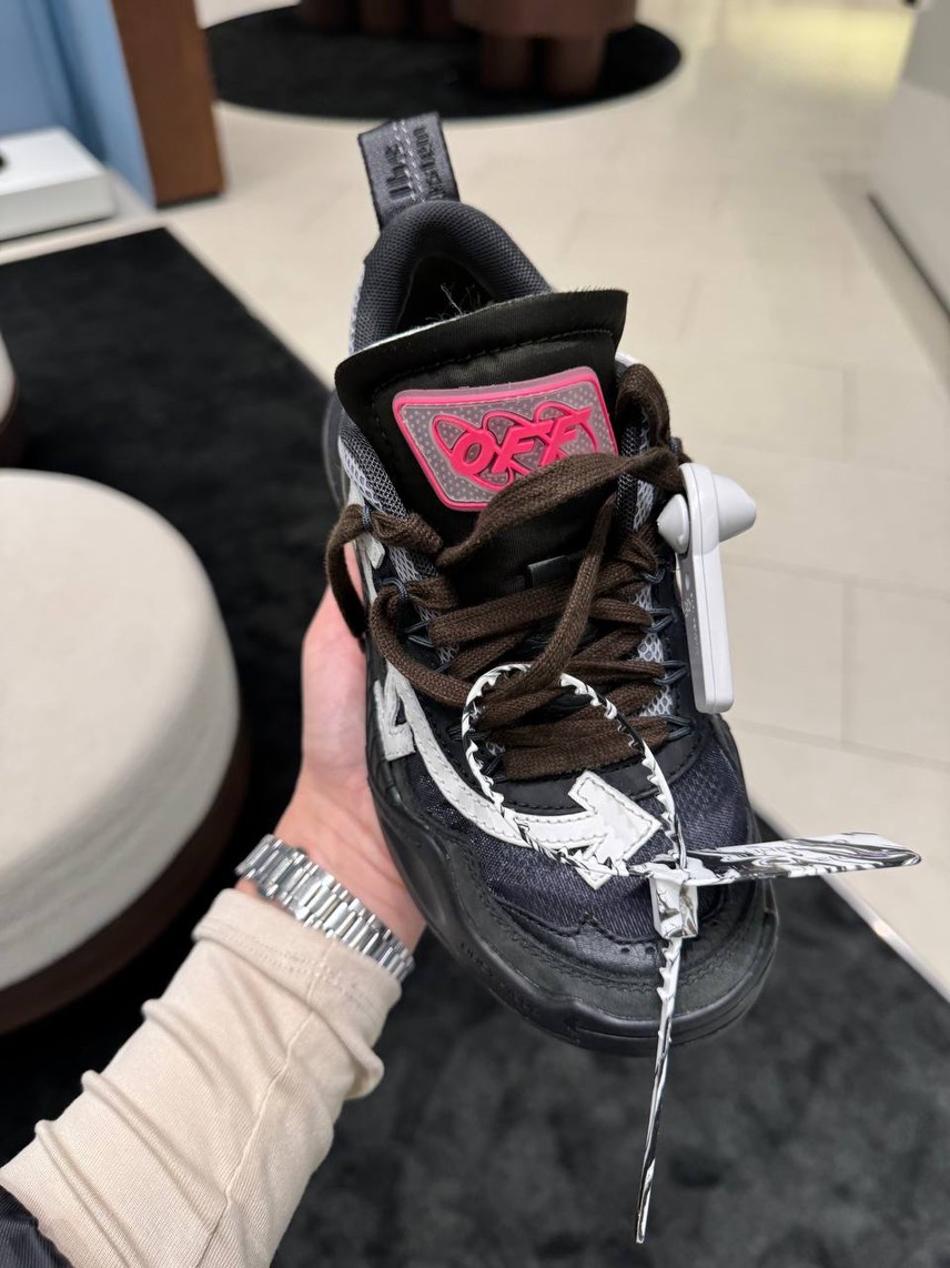 OFF-WHITE Sneakers side view - Women's luxury Shoes