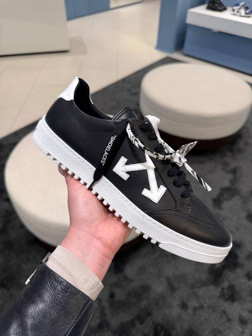 OFF-WHITE Sneakers front view - Men's luxury Shoes