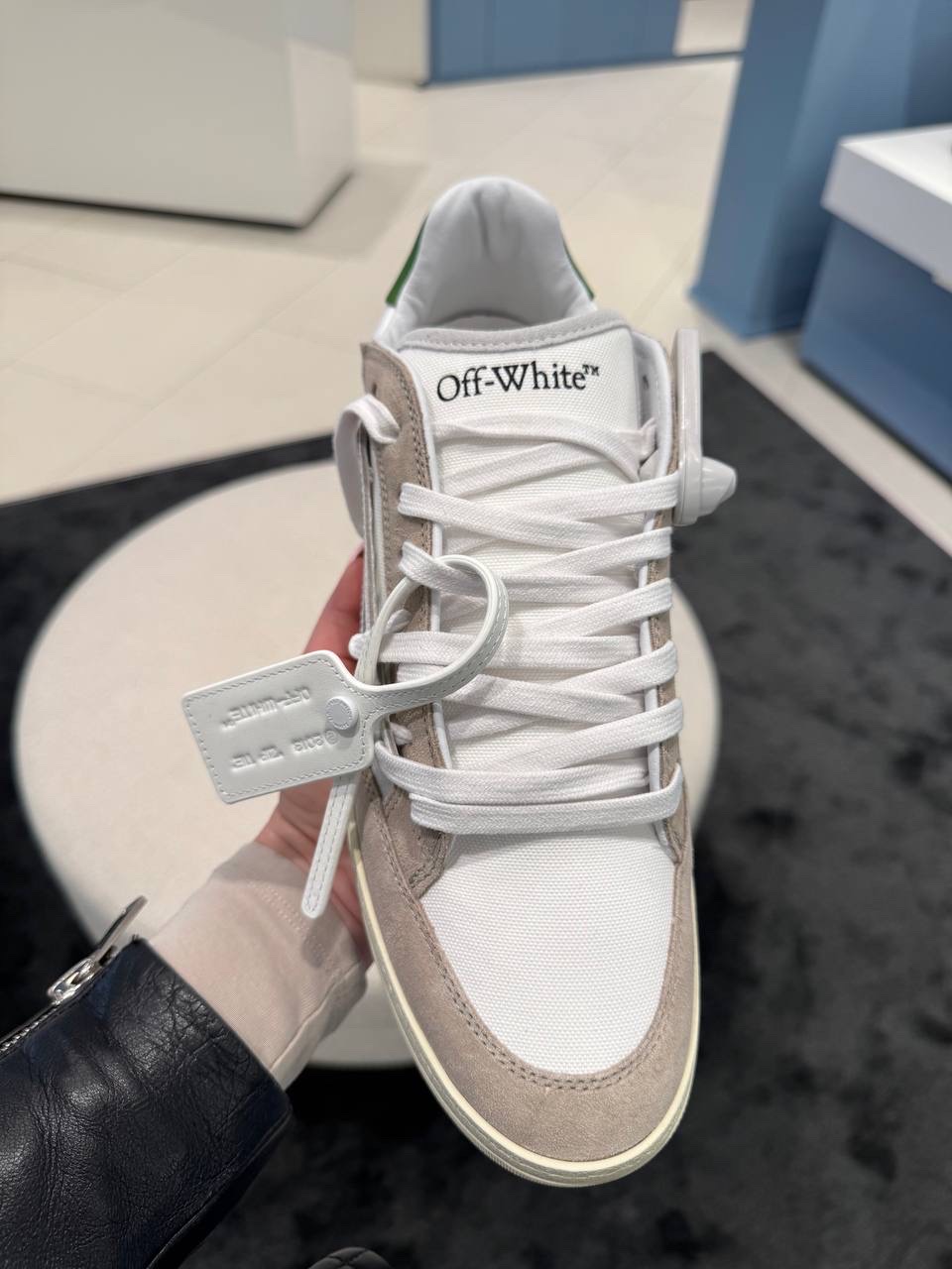 OFF-WHITE Sneakers side view - Men's luxury Shoes
