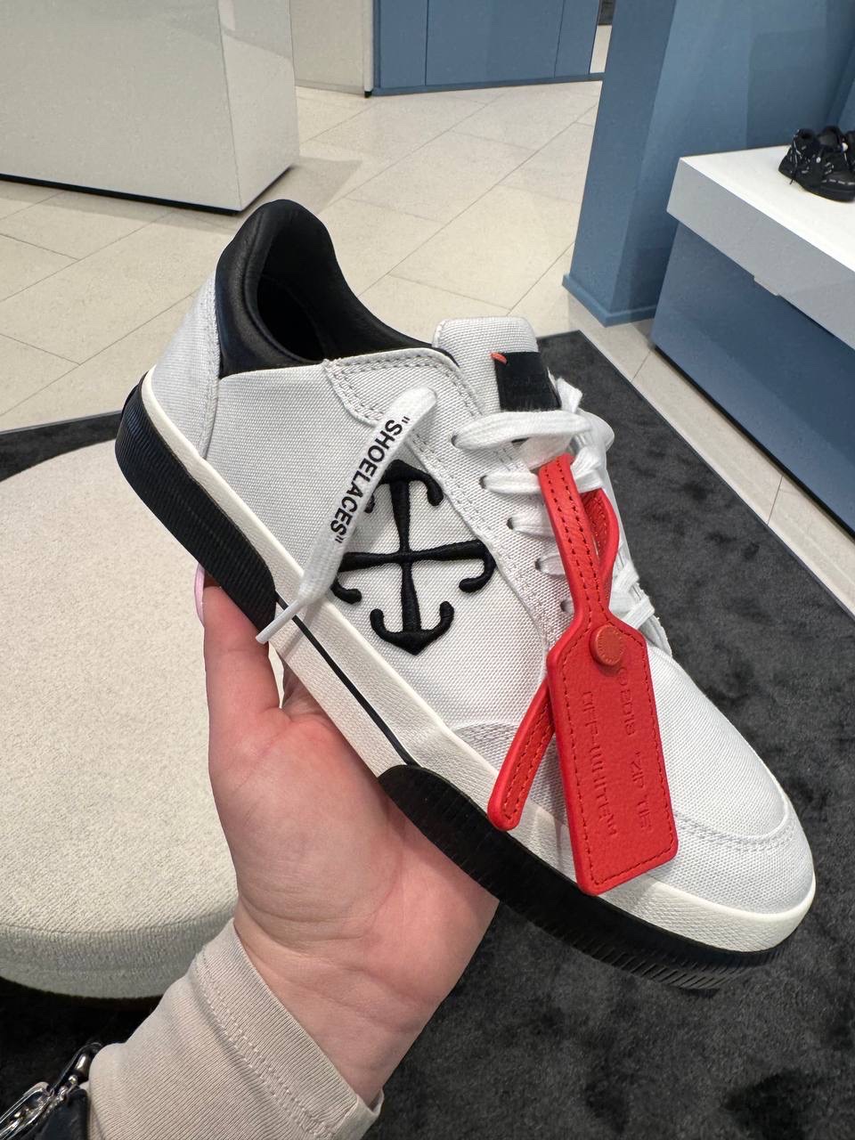 OFF-WHITE Sneakers front view - Men's luxury Shoes