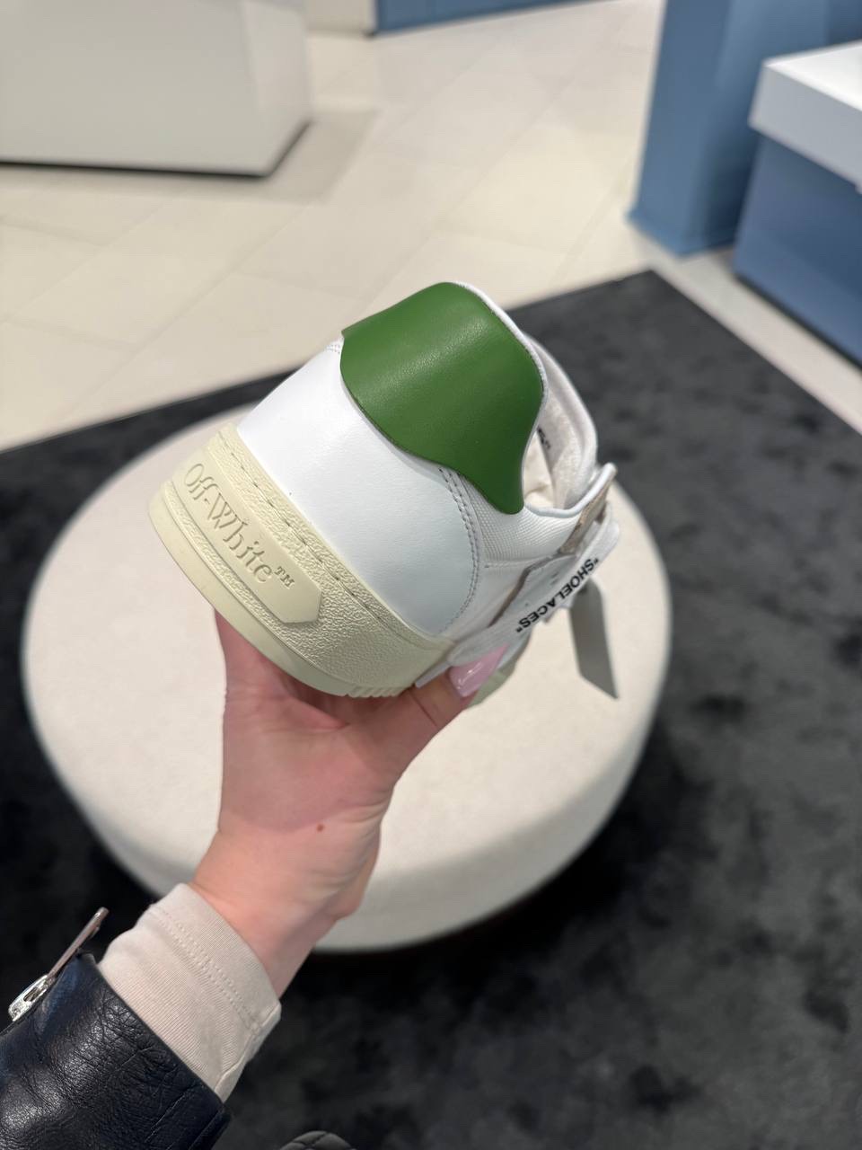 OFF-WHITE Sneakers side view - Men's luxury Shoes