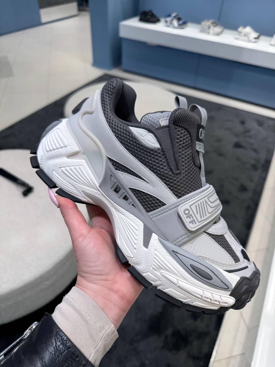 OFF-WHITE Sneakers front view - Men's luxury Shoes