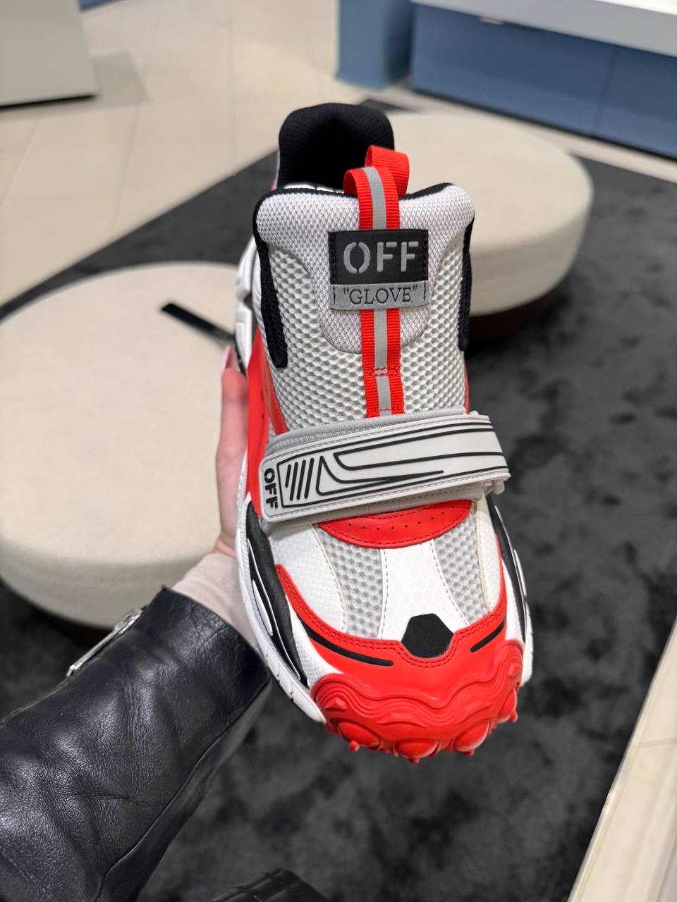 OFF-WHITE Sneakers side view - Men's luxury Shoes