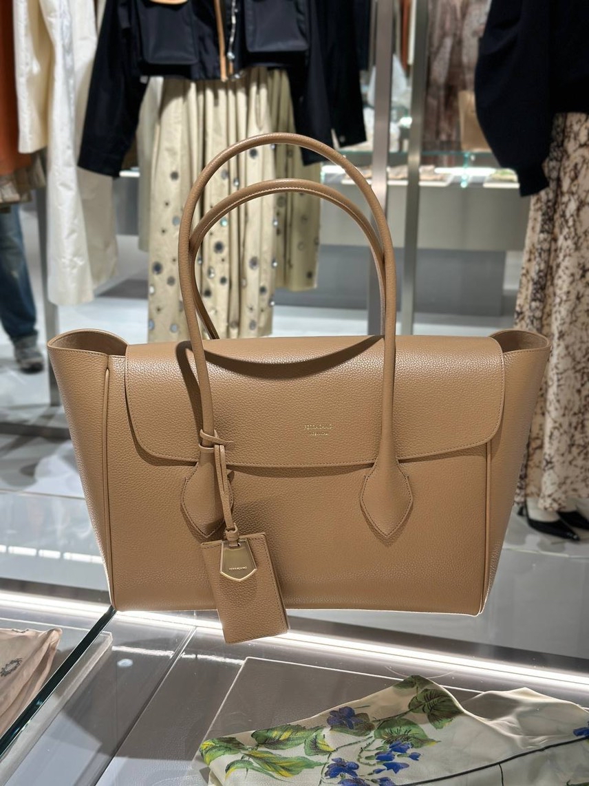 SALVATORE FERRAGAMO Totes side view - Women's luxury Bags
