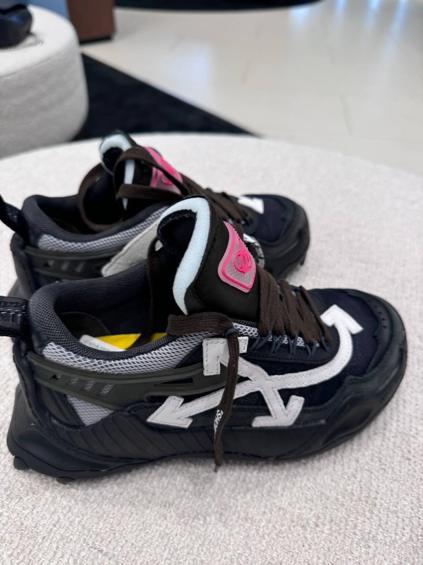 OFF-WHITE Sneakers front view - Women's luxury Shoes