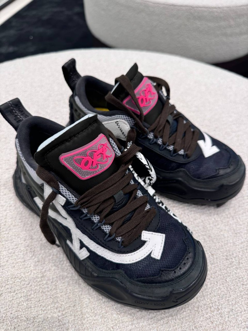 OFF-WHITE Sneakers side view - Women's luxury Shoes