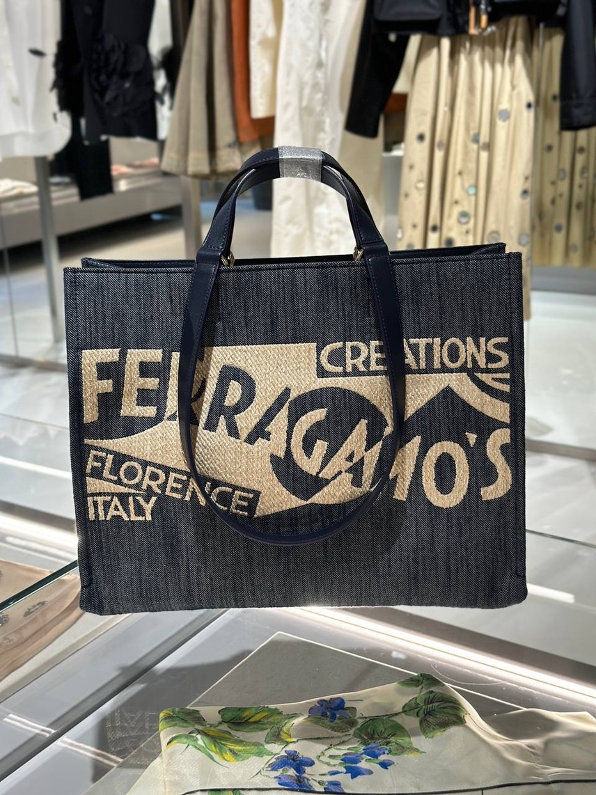 SALVATORE FERRAGAMO Totes front view - Women's luxury Bags