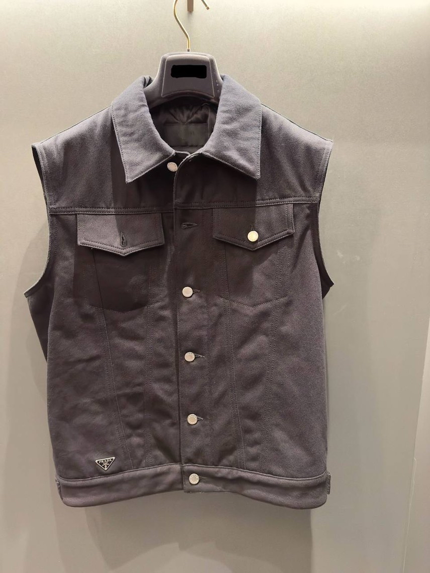 PRADA Gilets front view - Men's luxury Clothes