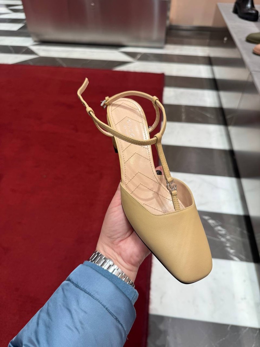 GUCCI Sandals side view - Women's luxury Shoes