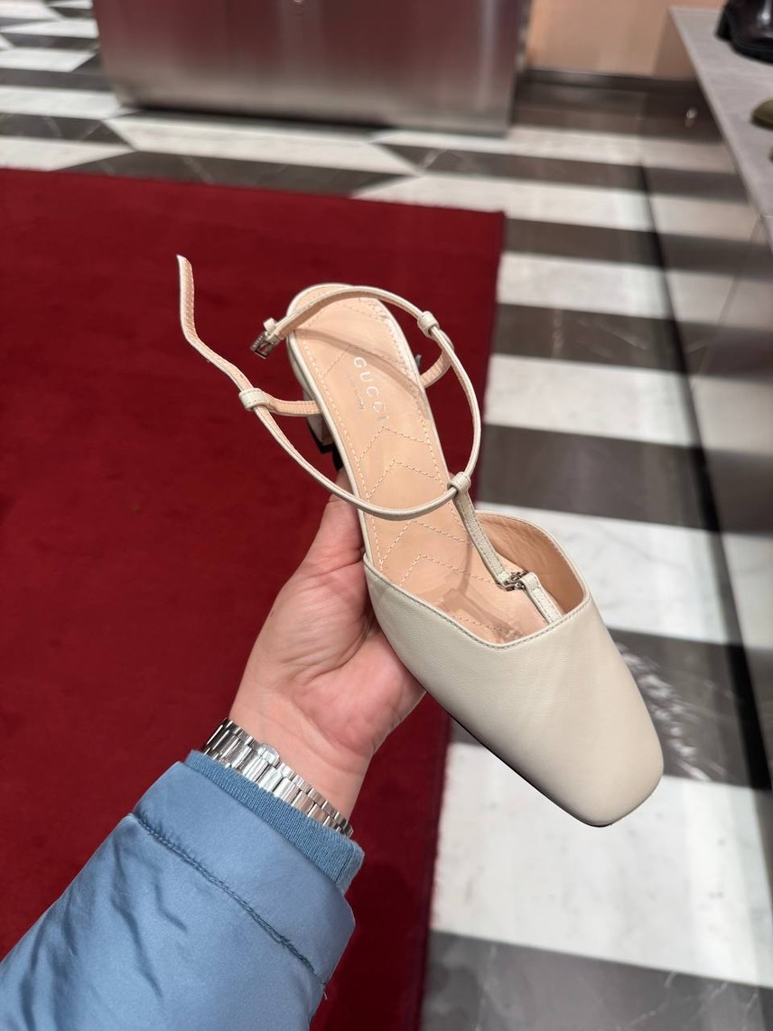 GUCCI Sandals side view - Women's luxury Shoes