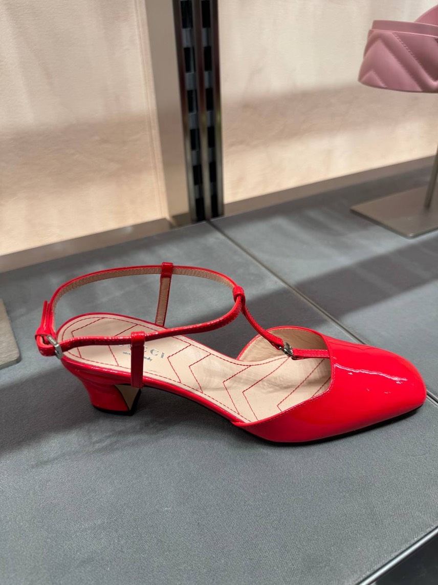 GUCCI Sandals side view - Women's luxury Shoes