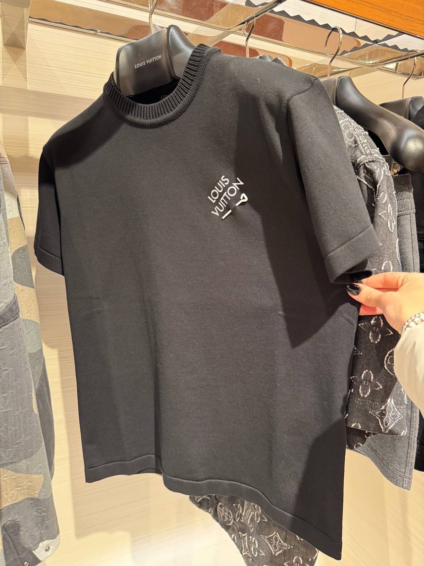 LOUIS VUITTON T-shirt and Polo front view - Men's luxury Clothes