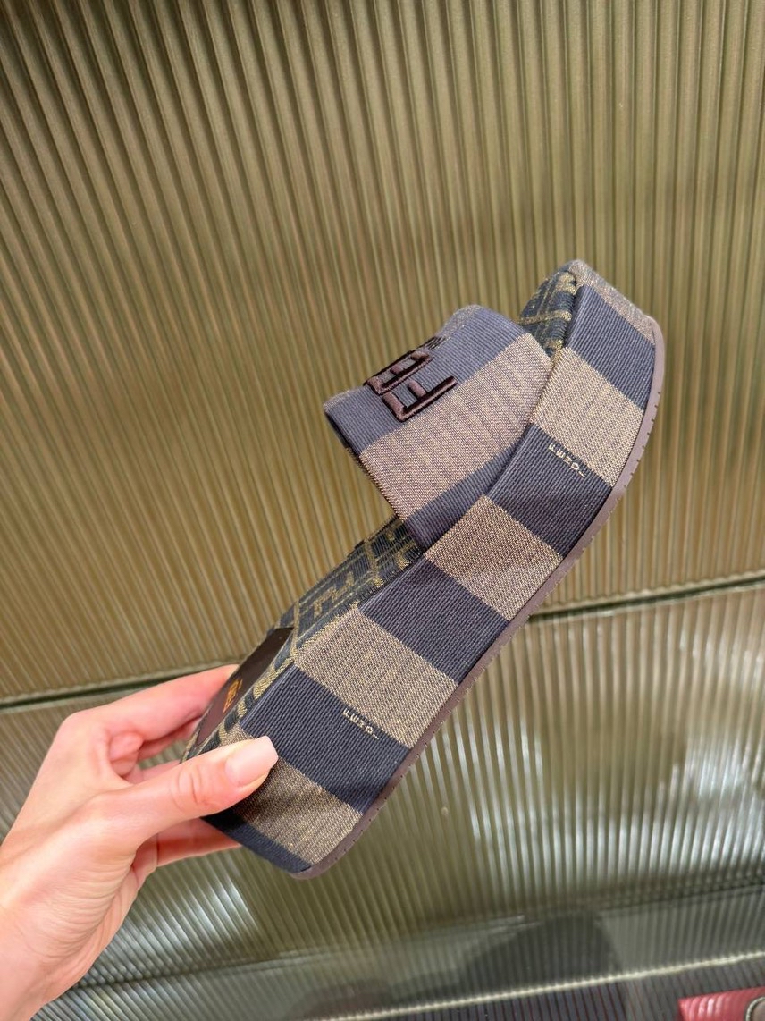 FENDI Slides side view - Women's luxury Shoes