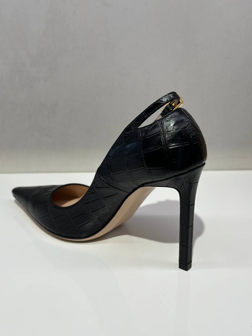TOM FORD Pumps side view - Women's luxury Shoes
